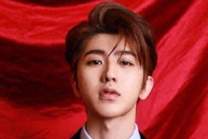 蔡徐坤艺名背后的故事：从蔡泽坤到顶流之路