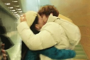 蔡徐坤妈妈徐静身份揭秘与富二代传闻解析
