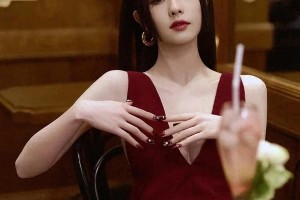 白鹿：从模特到95后演技派小花的崛起之路