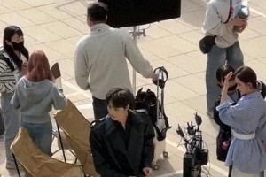 柯淳幽默回应片场不文明行为，展现公众人物担当