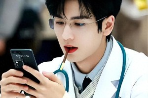 张凌赫为迪丽热巴金靖把脉引爆健康话题